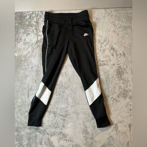 Women’s Nike pants size small